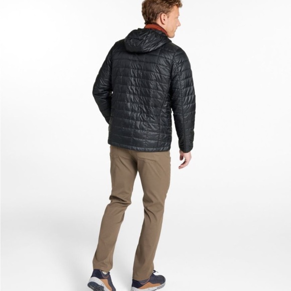 L.L. Bean Men's PrimaLoft Packaway Hooded Jacket - Picture 4 of 15